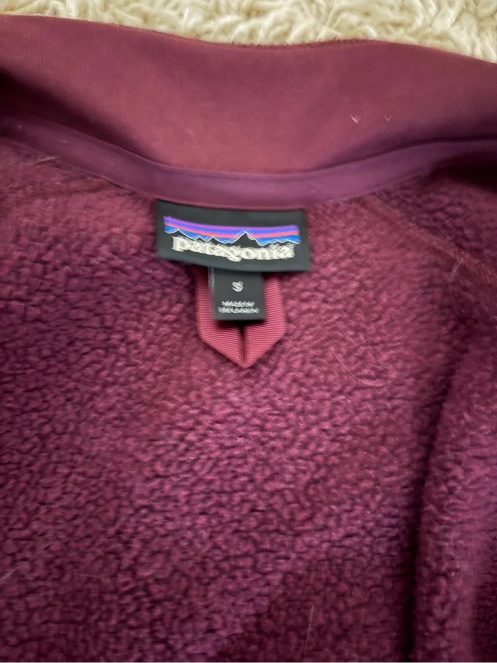 Men Patagonia top - small